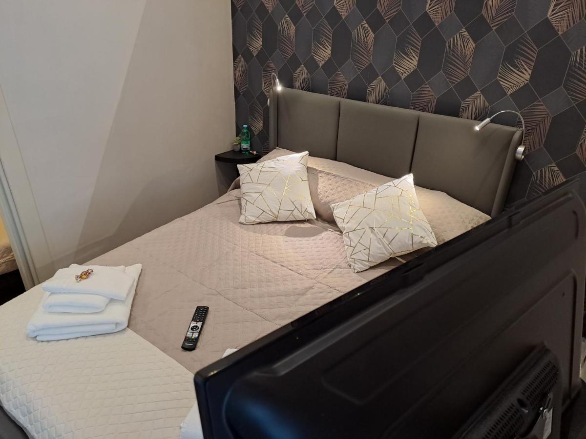 Aircraft Services Rooms Naples Exterior photo